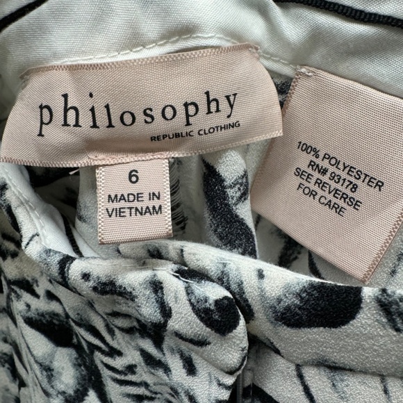 Shorts - Picture 3 of 3